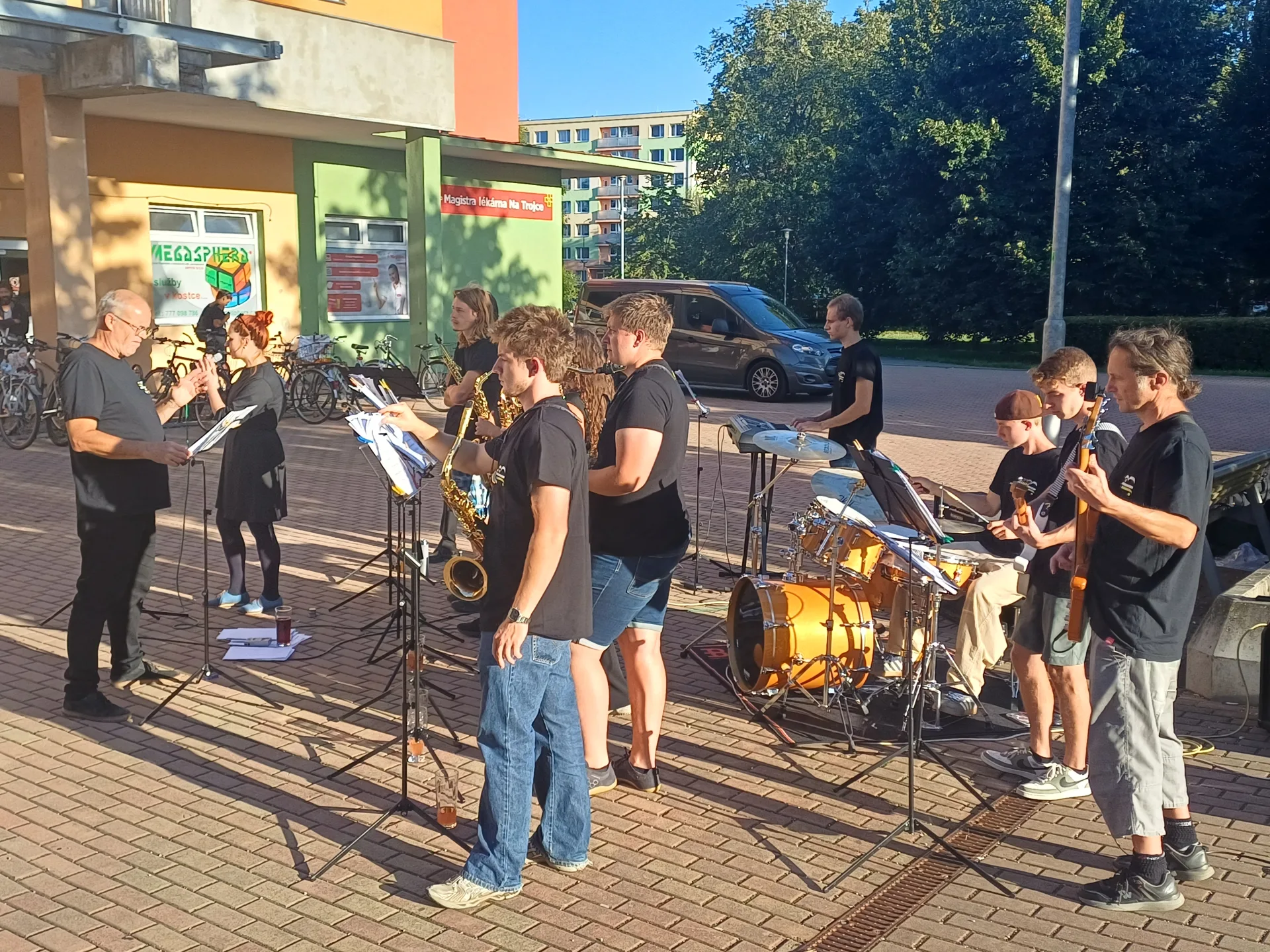 Jazz Band na polabinské promenádě